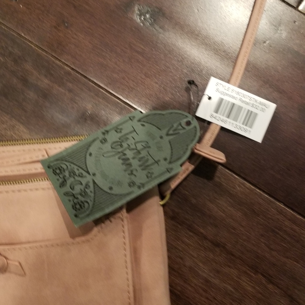Cross body - Picture 4 of 4